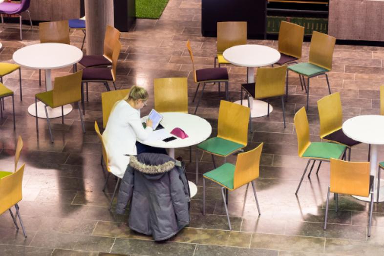 Opiskelija Terkko Health Hubissa