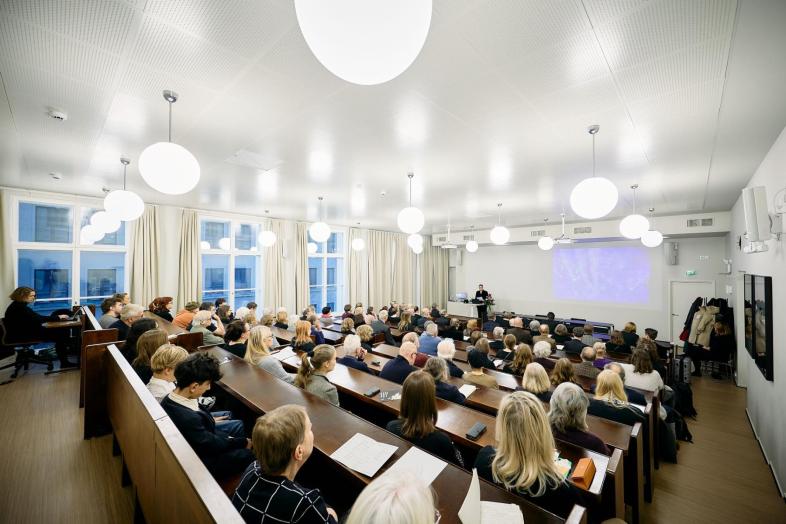 Audience listening to an inaugural lecture.