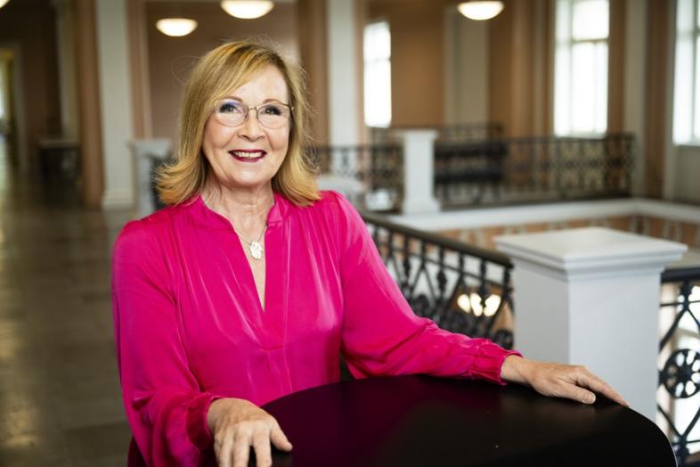 Rector Sari Lindblom at the University Main Building.