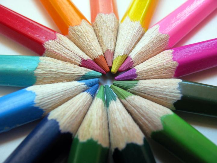 värikyniä ringissä